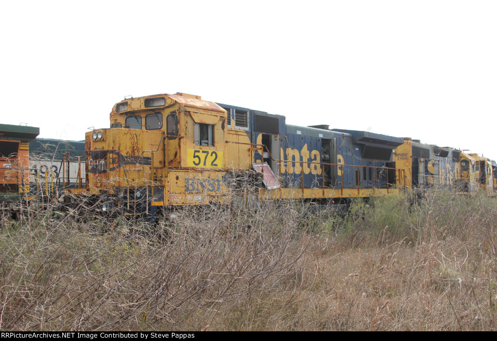 BNSF 572